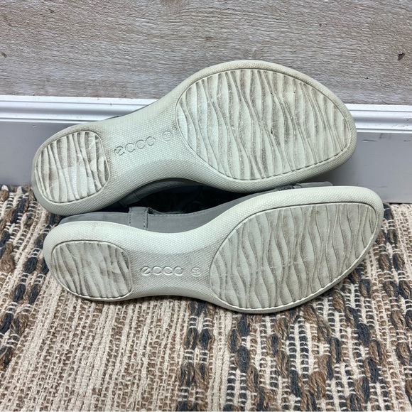 ECCO Flash Sandals Flat Women's EUR 39 US 8 Gray Leather Adjustable T Strap - Picture 11 of 11
